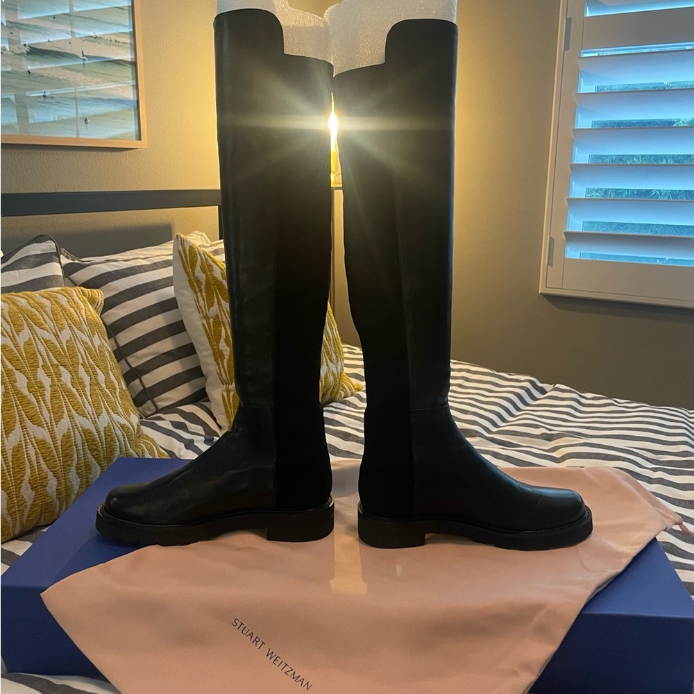 NWT Stuart Weitzman 5050 Lift Boot (7.5/38)
